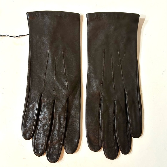 New Never Worn Leather Driving Gloves in Deep Chocolate Brown Size 8 - Picture 1 of 5